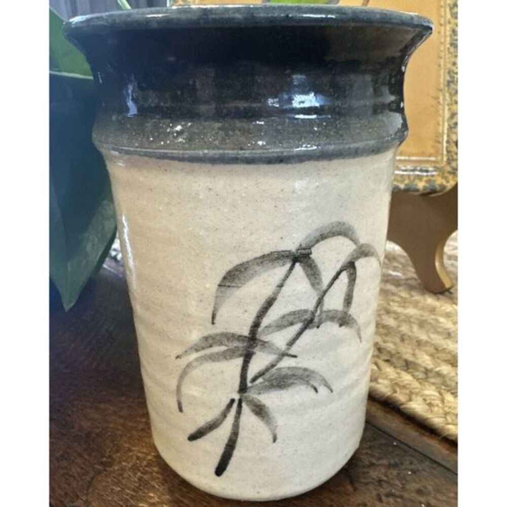 Studio Pottery Cylinder Vase‎  Artisan Signed Belinger 6.25" Tall X 4.2.  6-'78